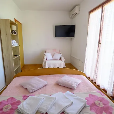Apartments Marija Apartment *